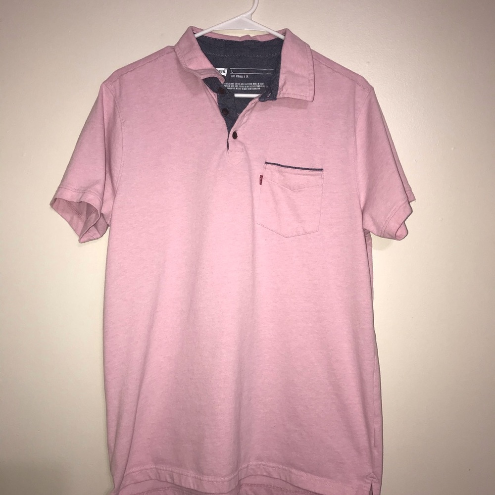 Sold 3 for $12☀️Men’s top